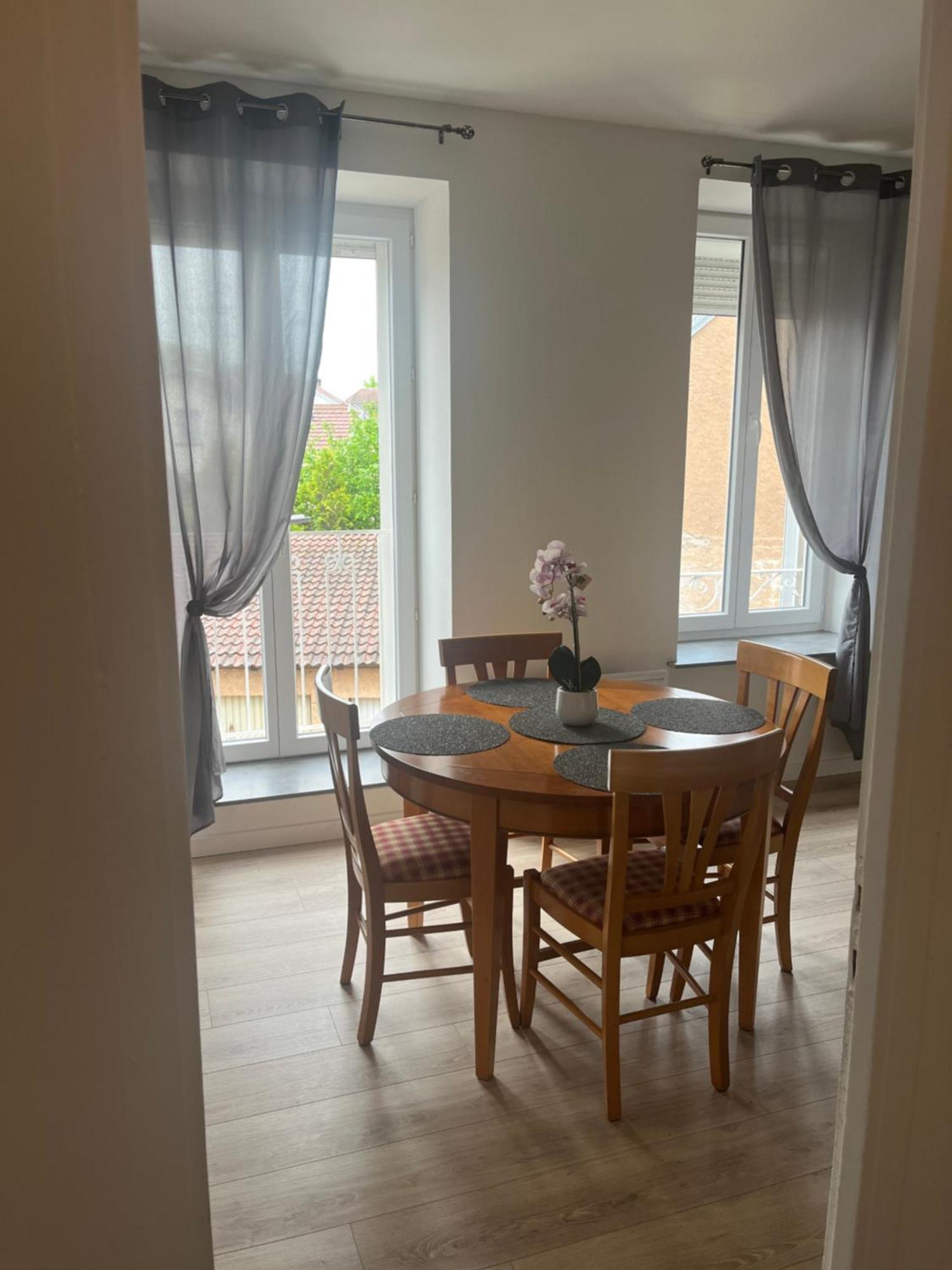 Appartement 2 Chambres Centre-Ville Люр Екстериор снимка